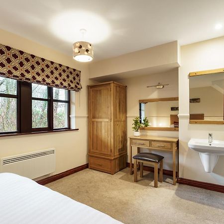 2 Bedroom Lake District Cottage At Windermere Marina Village Bowness-on-Windermere Exterior foto