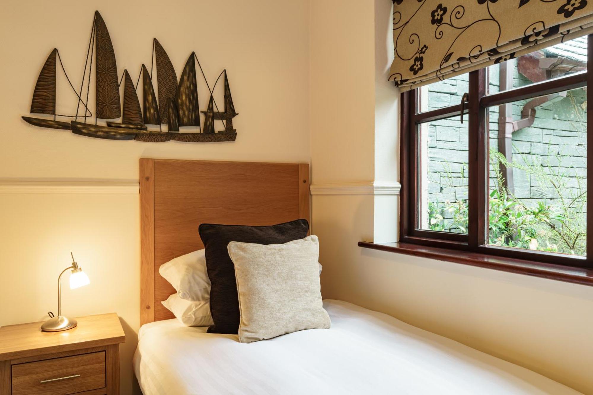 2 Bedroom Lake District Cottage At Windermere Marina Village Bowness-on-Windermere Exterior foto